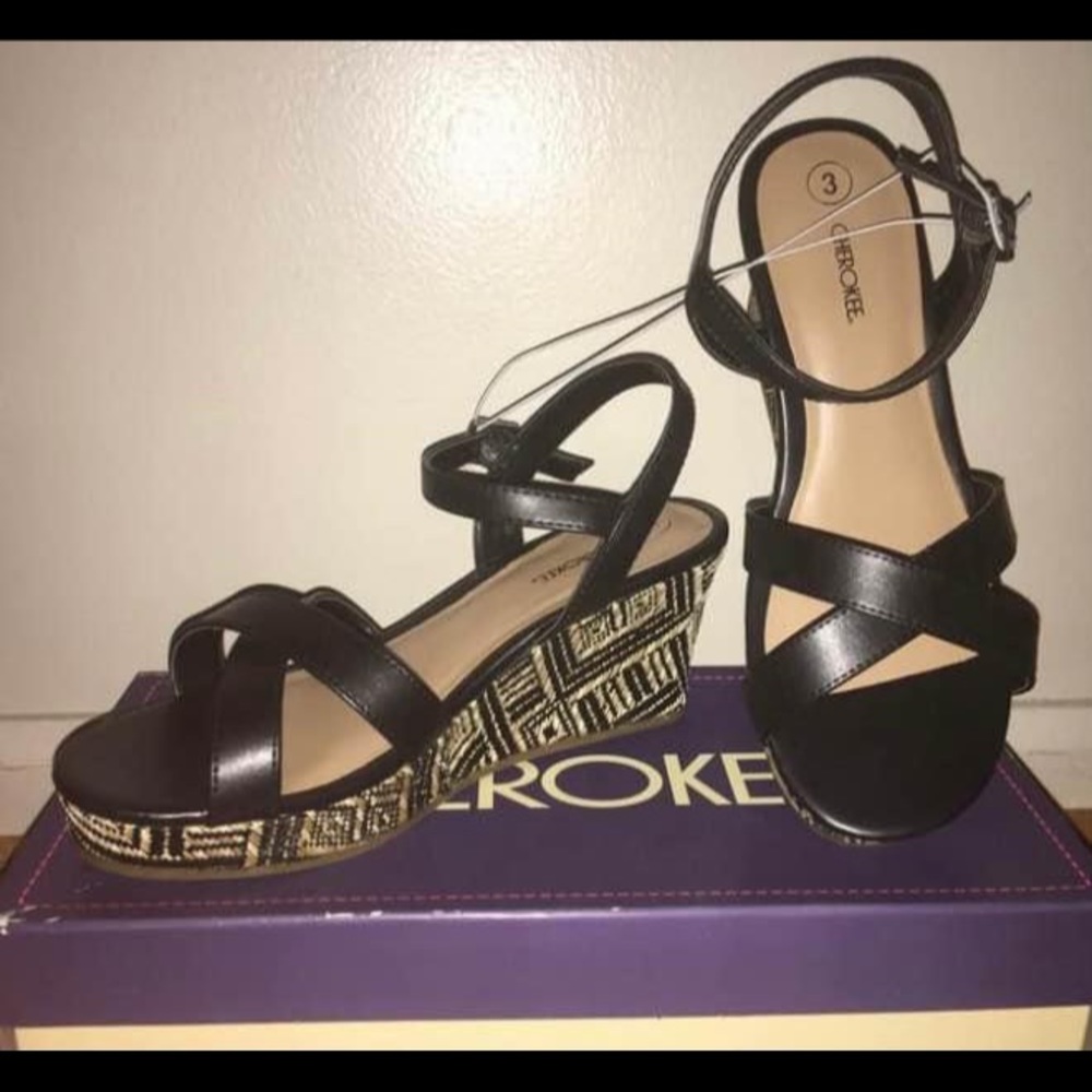 Girls wedge sandals size 3 NWT/box